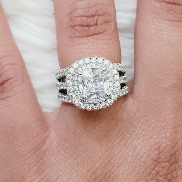 925 Halo Diamond Ring in Sterling Silver - Picture 4 of 12